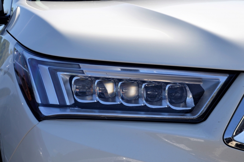 automobile-SANARY SUR MER-min_acura-headlamp-2834131